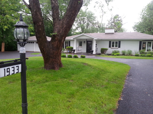 1933 Maplewood Road Northbrook, IL 60062 - Photo 2 of 12