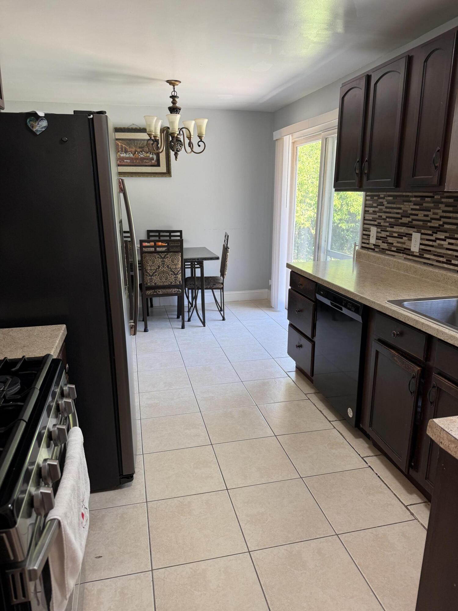 2278 Reneer Avenue Muskegon, MI 49441 - Photo 2 of 16 IMG_0377