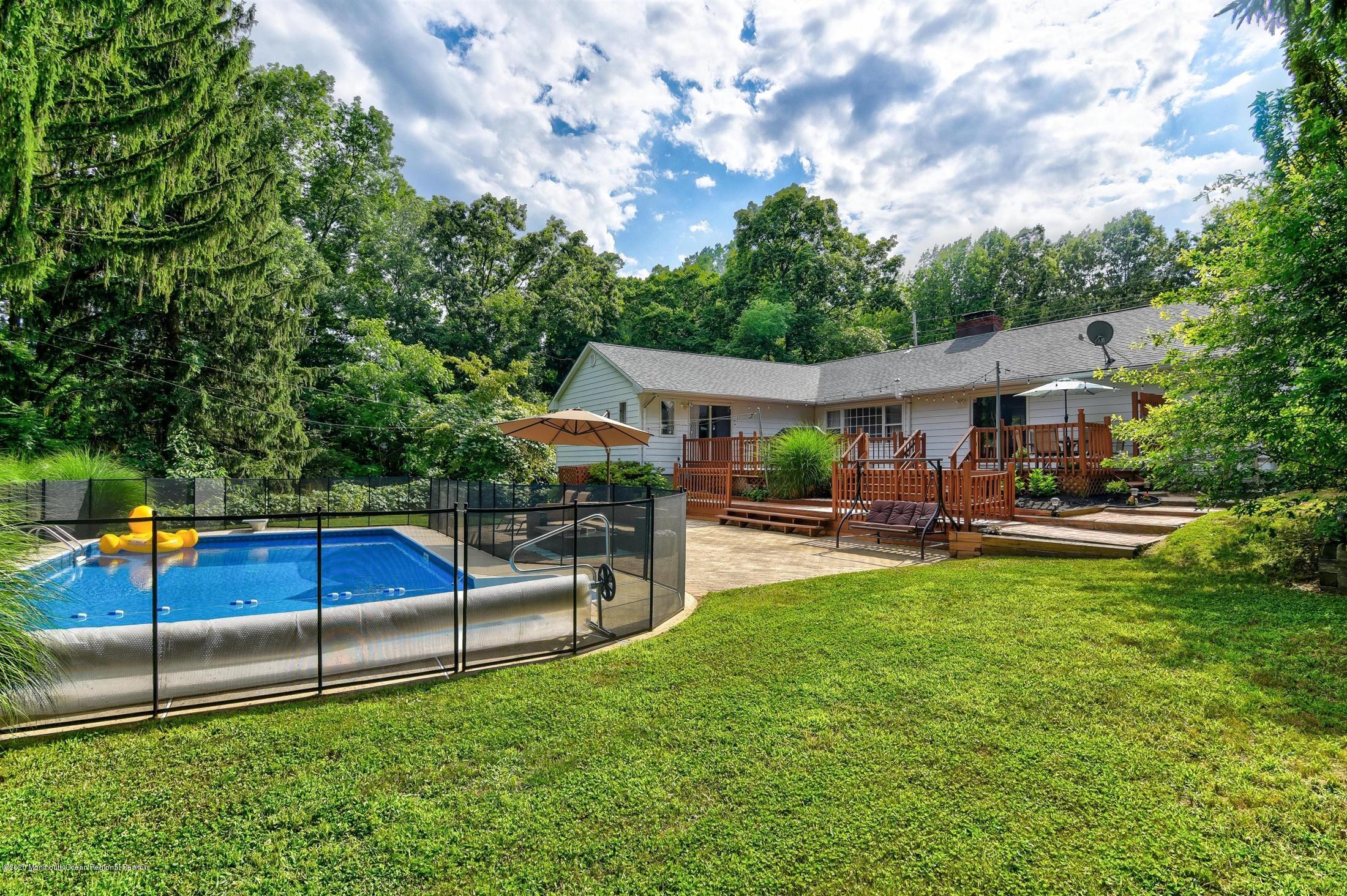 69 Longstreet Road Holmdel, NJ 07733 - Photo 2 of 29 34-Rear View