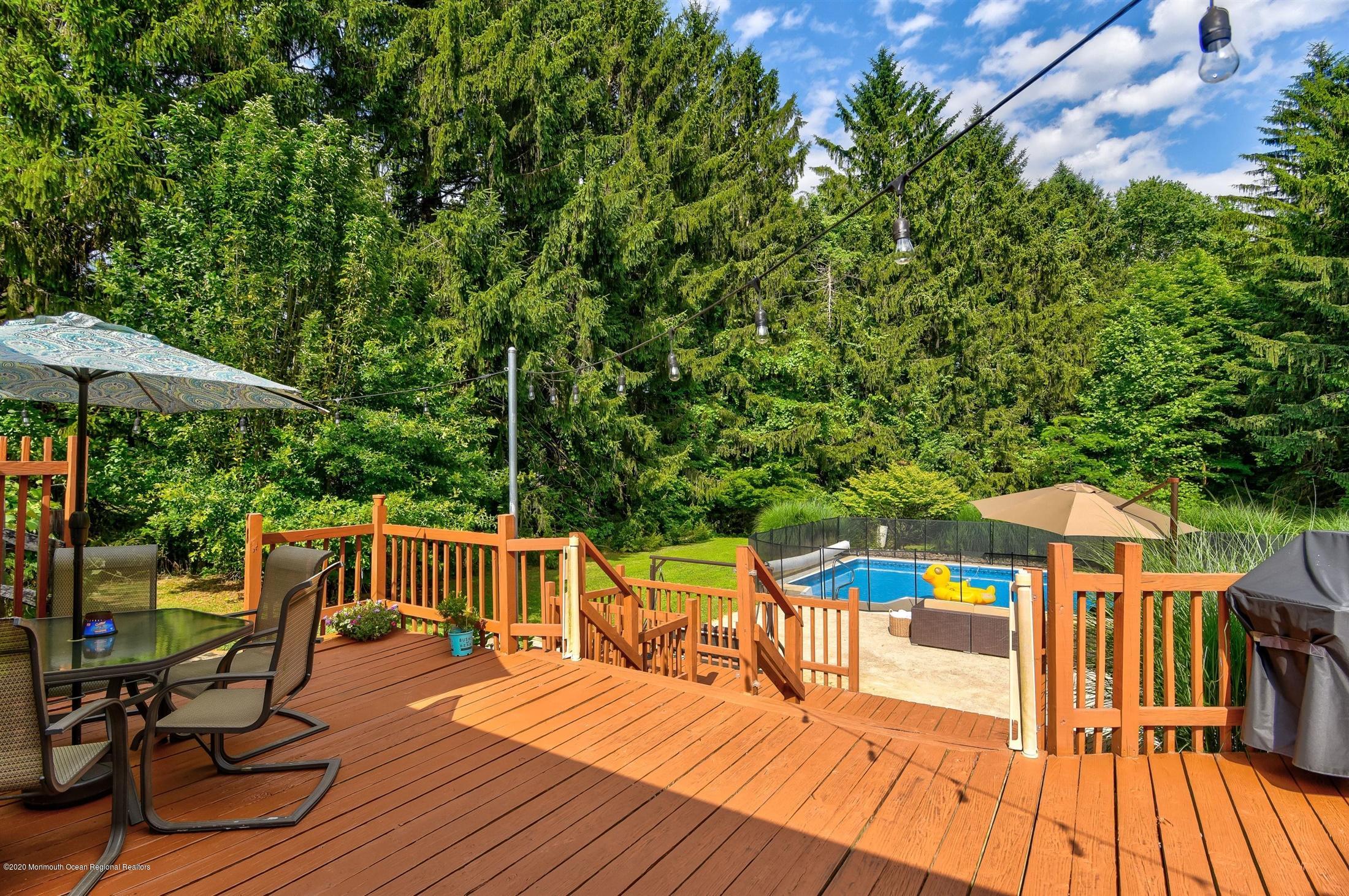 69 Longstreet Road Holmdel, NJ 07733 - Photo 22 of 29 29-Deck