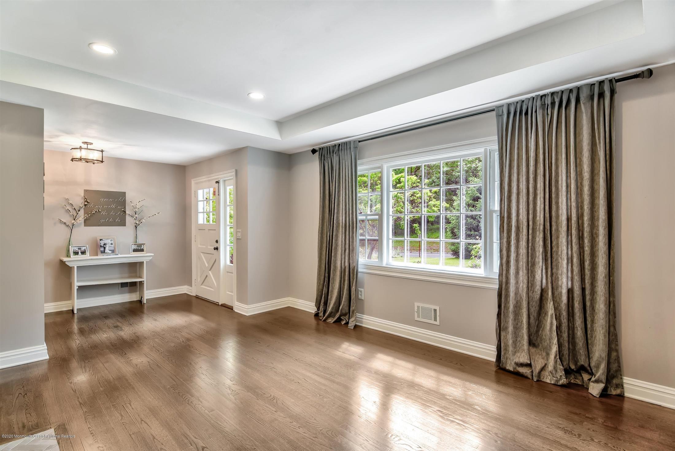 69 Longstreet Road Holmdel, NJ 07733 - Photo 4 of 29 Dining Room