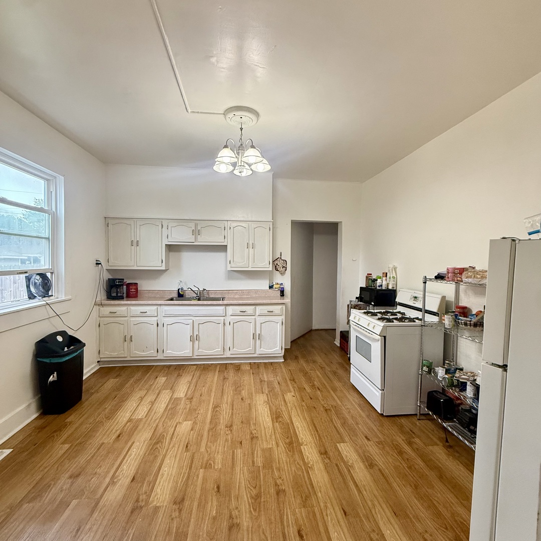 3643 Rockingham Road Davenport, IA 52802 - Photo 9 of 14 Gallery Image 9