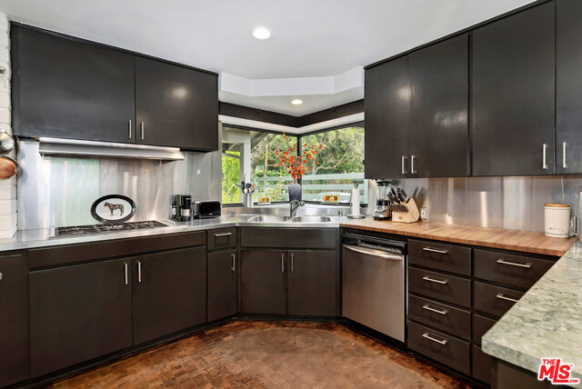 949 Rivas Canyon Road Pacific Palisades, CA 90272 - Photo 12 of 25