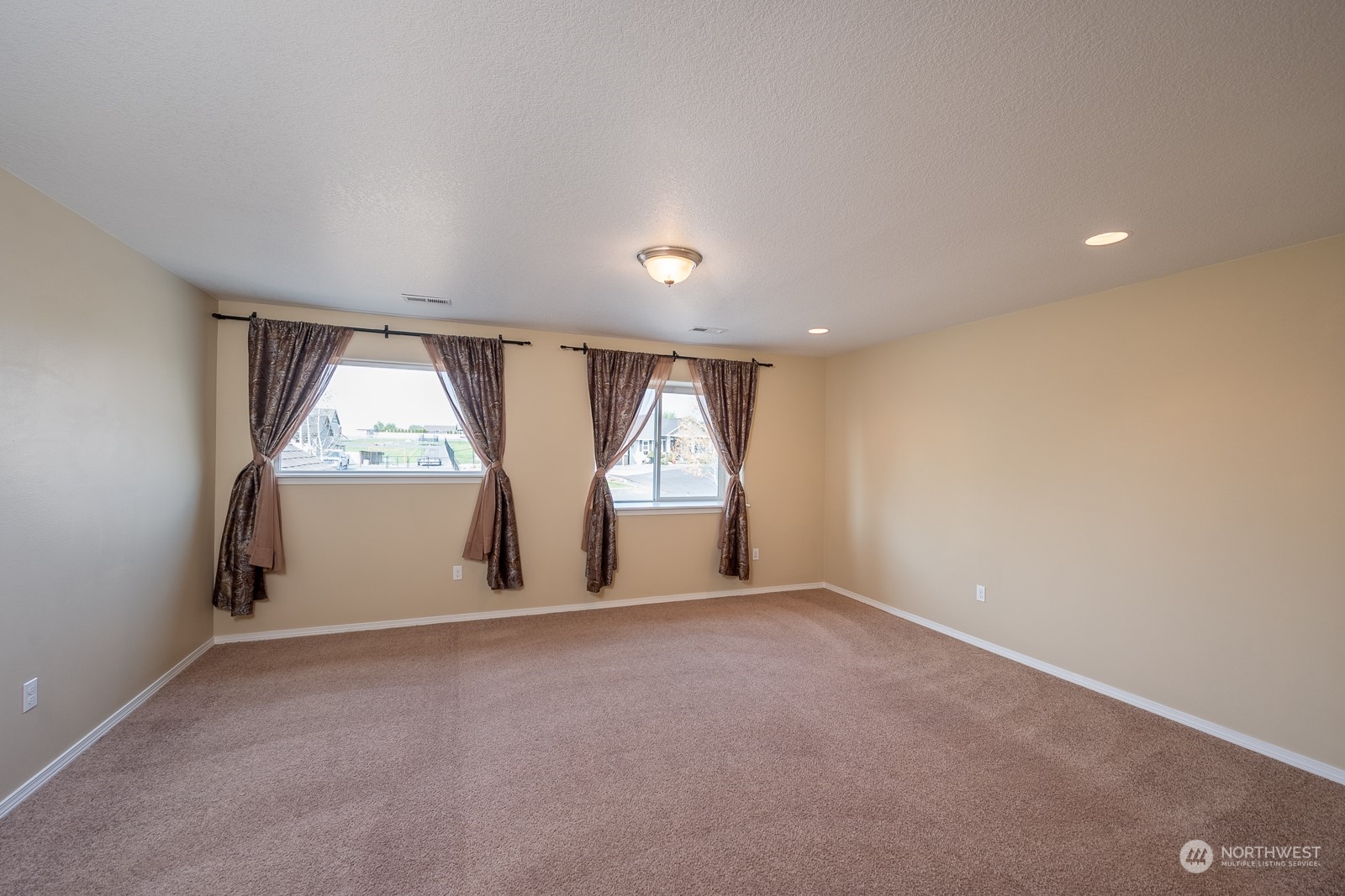 5757 Rd J.4 Northeast Moses Lake, WA 98837 - Photo 28 of 40 Gallery Image 28