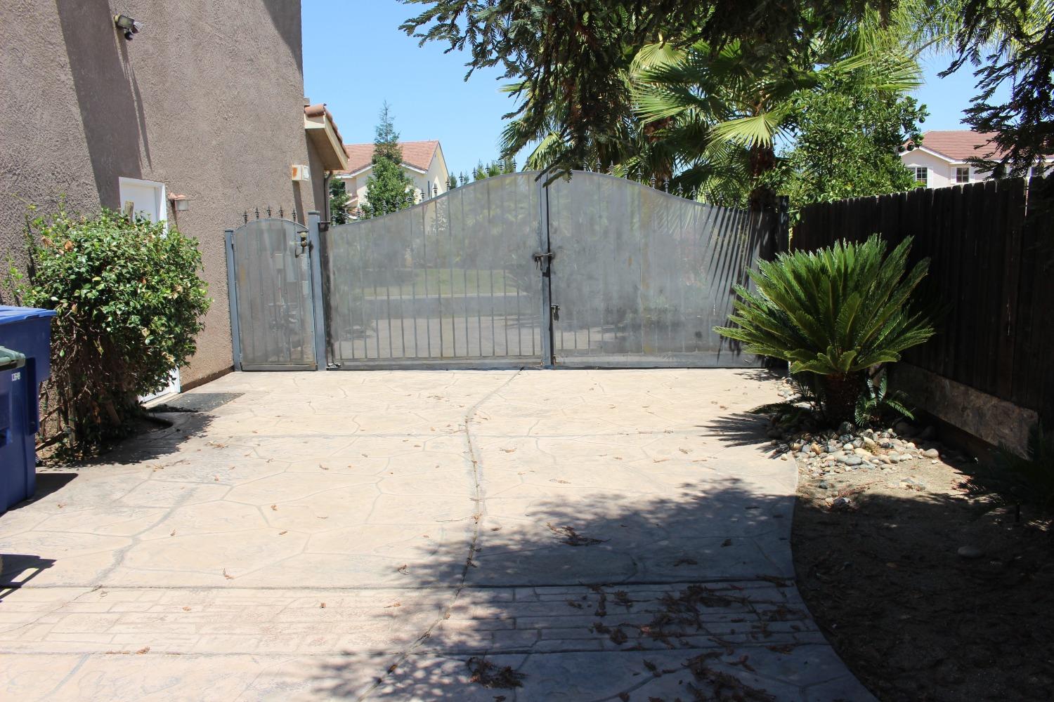 2478 Rall Avenue Clovis, CA 93611 - Photo 30 of 35