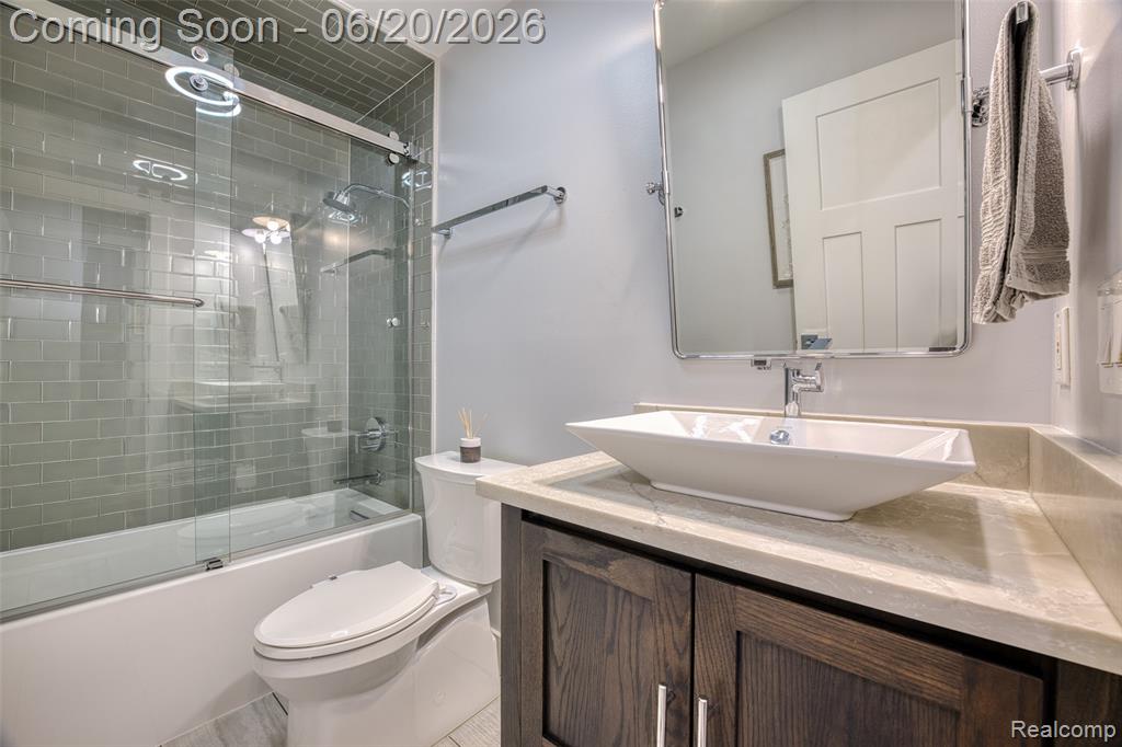 5901 Ford Road Commerce Township, MI 48382 - Photo 12 of 48
