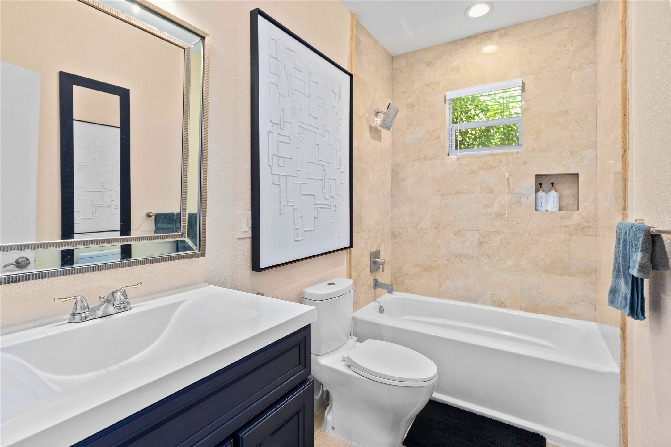 5324 Avenue R Galveston, TX 77551 - Photo 13 of 23 Second Bathroom