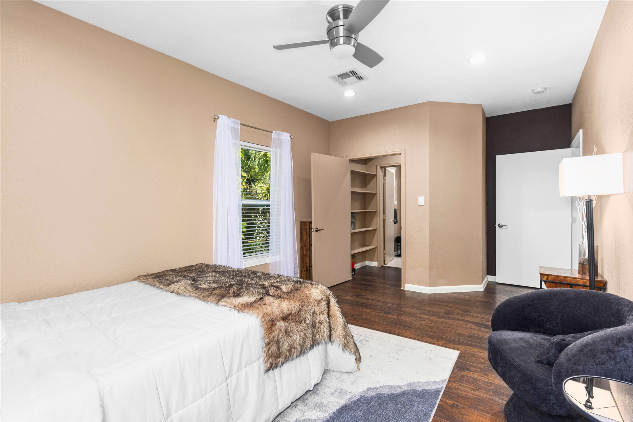 5324 Avenue R Galveston, TX 77551 - Photo 9 of 23