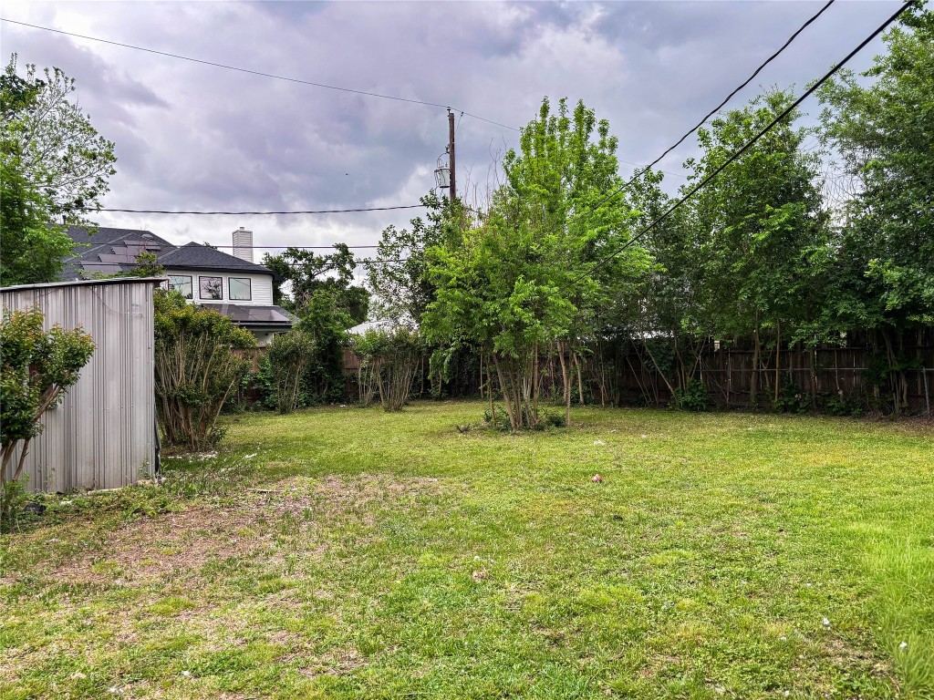 1918 Bingle Road Houston, TX 77055 - Photo 33 of 34