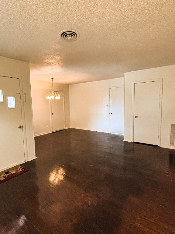 1918 Bingle Road Houston, TX 77055 - Photo 9 of 34