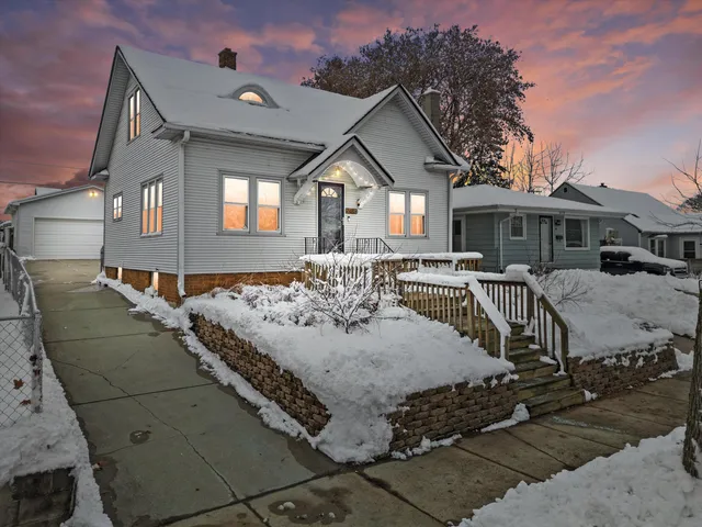 $234,900 | 2116 Cleveland Avenue, Racine, WI 53405