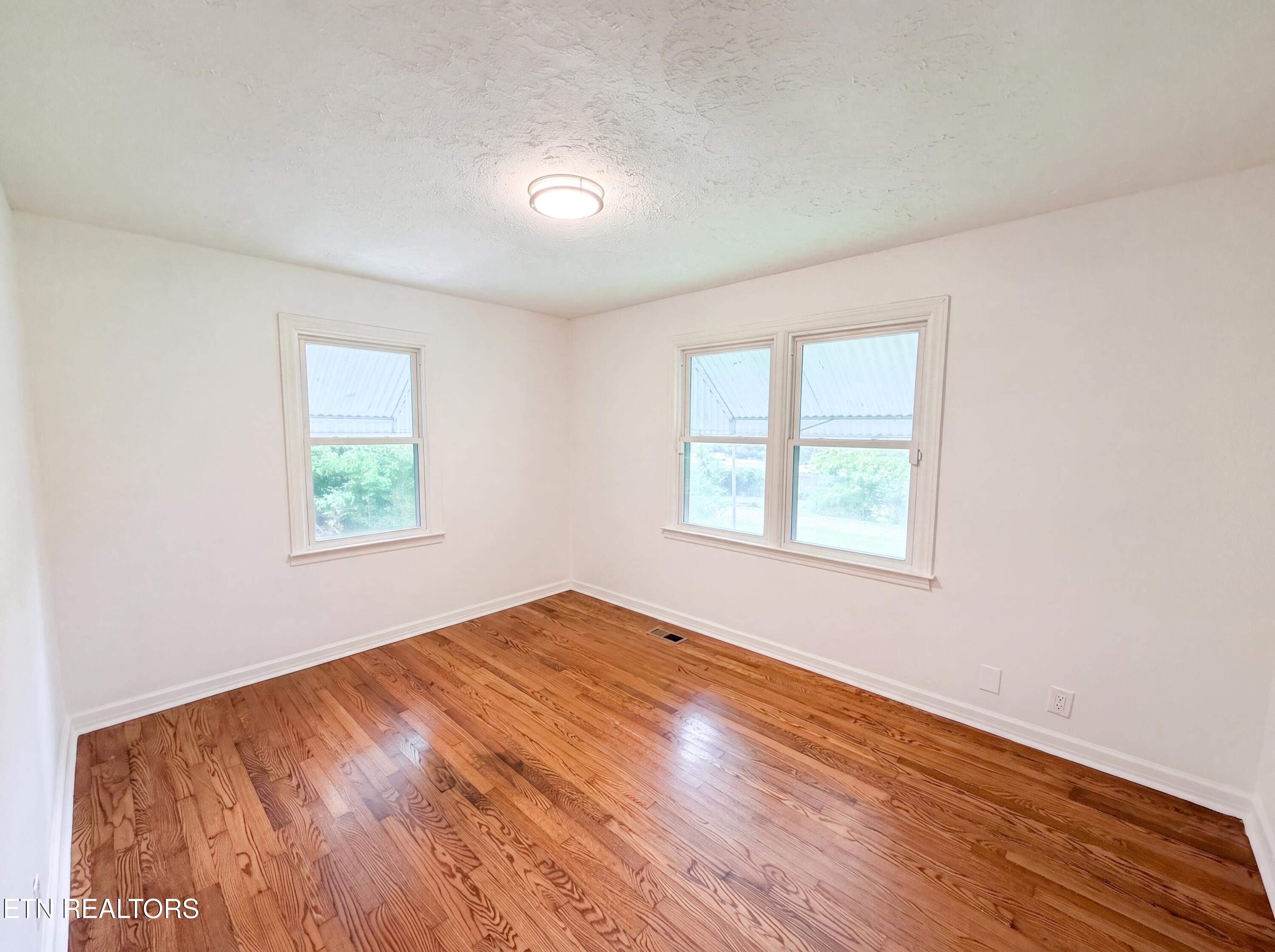 119 Old State Circle Powell, TN 37849 - Photo 8 of 26 photo_08