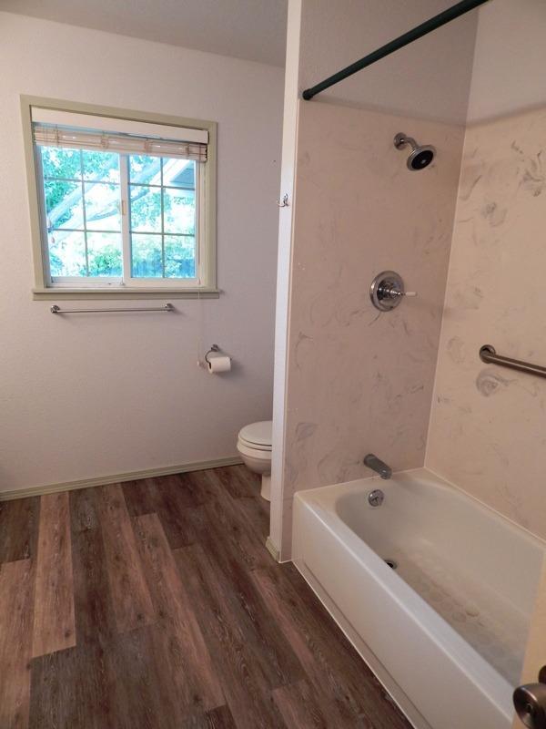 102 Victoria Way Central Point, OR 97502 - Photo 13 of 33 Additional Photo