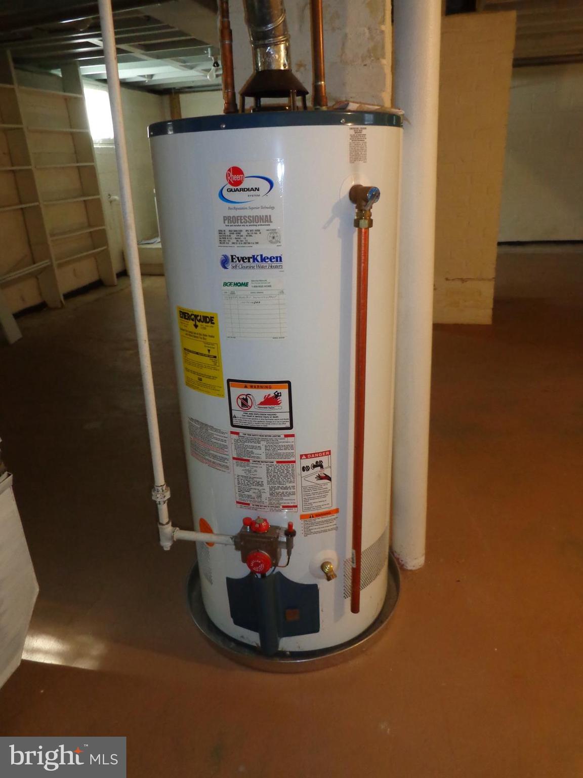 413 Brook Road Baltimore, MD 21286 - Photo 27 of 30 Hot water heater