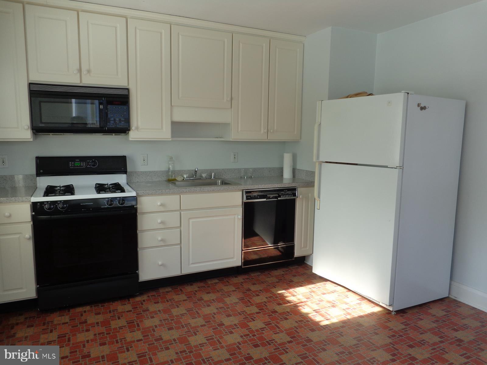 413 Brook Road Baltimore, MD 21286 - Photo 5 of 30 Kitchen