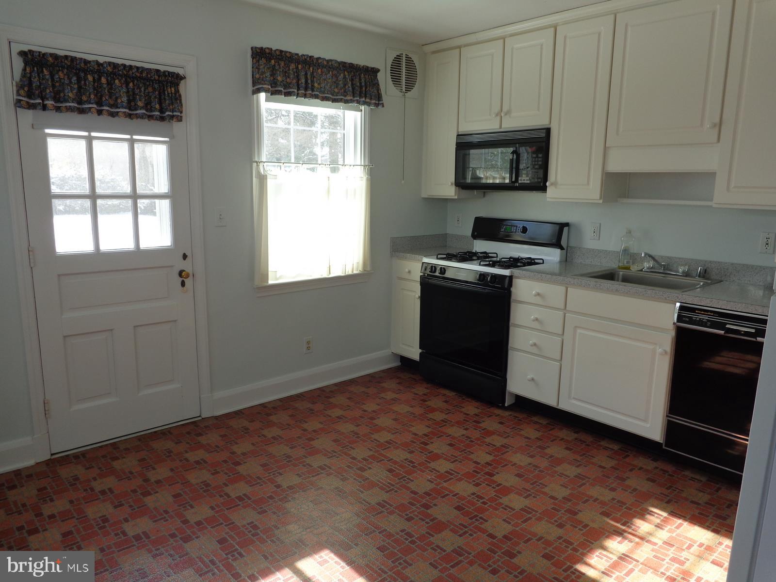 413 Brook Road Baltimore, MD 21286 - Photo 6 of 30 Kitchen