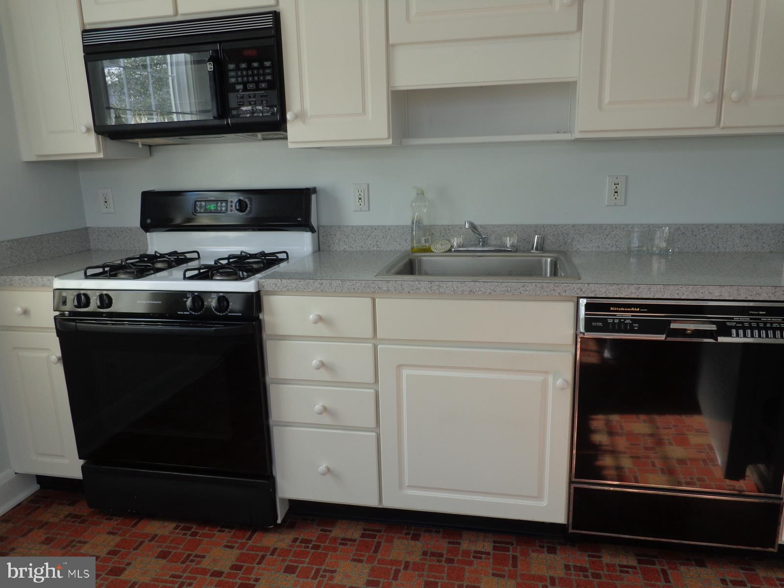413 Brook Road Baltimore, MD 21286 - Photo 8 of 30 Kitchen