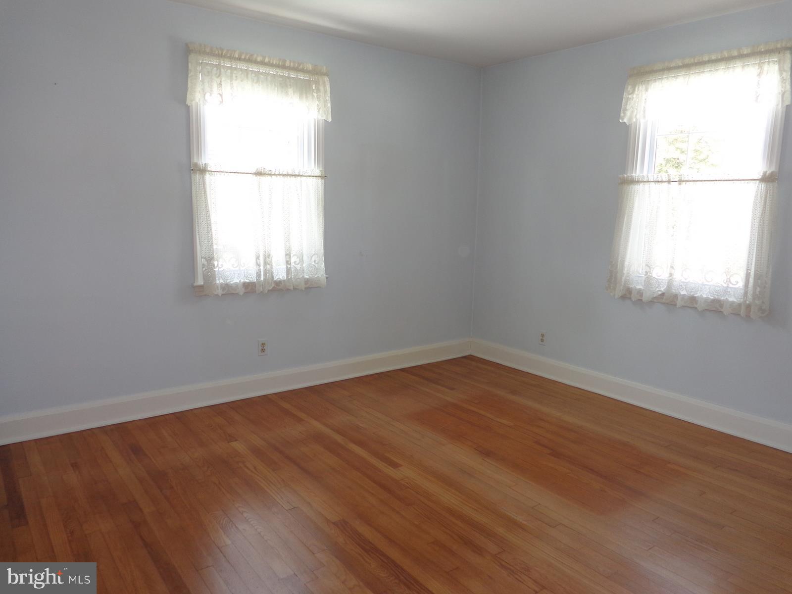 413 Brook Road Baltimore, MD 21286 - Photo 10 of 30 Front bedroom
