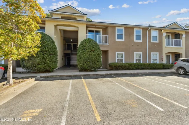 $110,000 | 3700 Kirkpatrick Circle, Unit 811, Jacksonville, FL 32210
