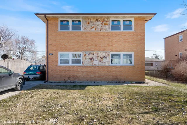 $1,650 | 7653 Roberts Road, Unit 1W, Bridgeview, IL 60455