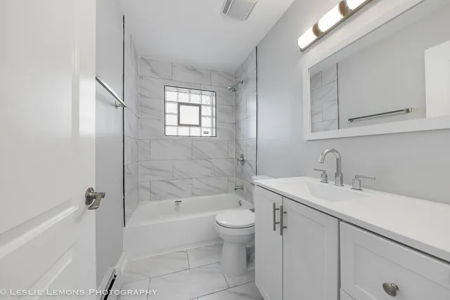 $1,650 | 7653 Roberts Road, Unit 1W, Bridgeview, IL 60455