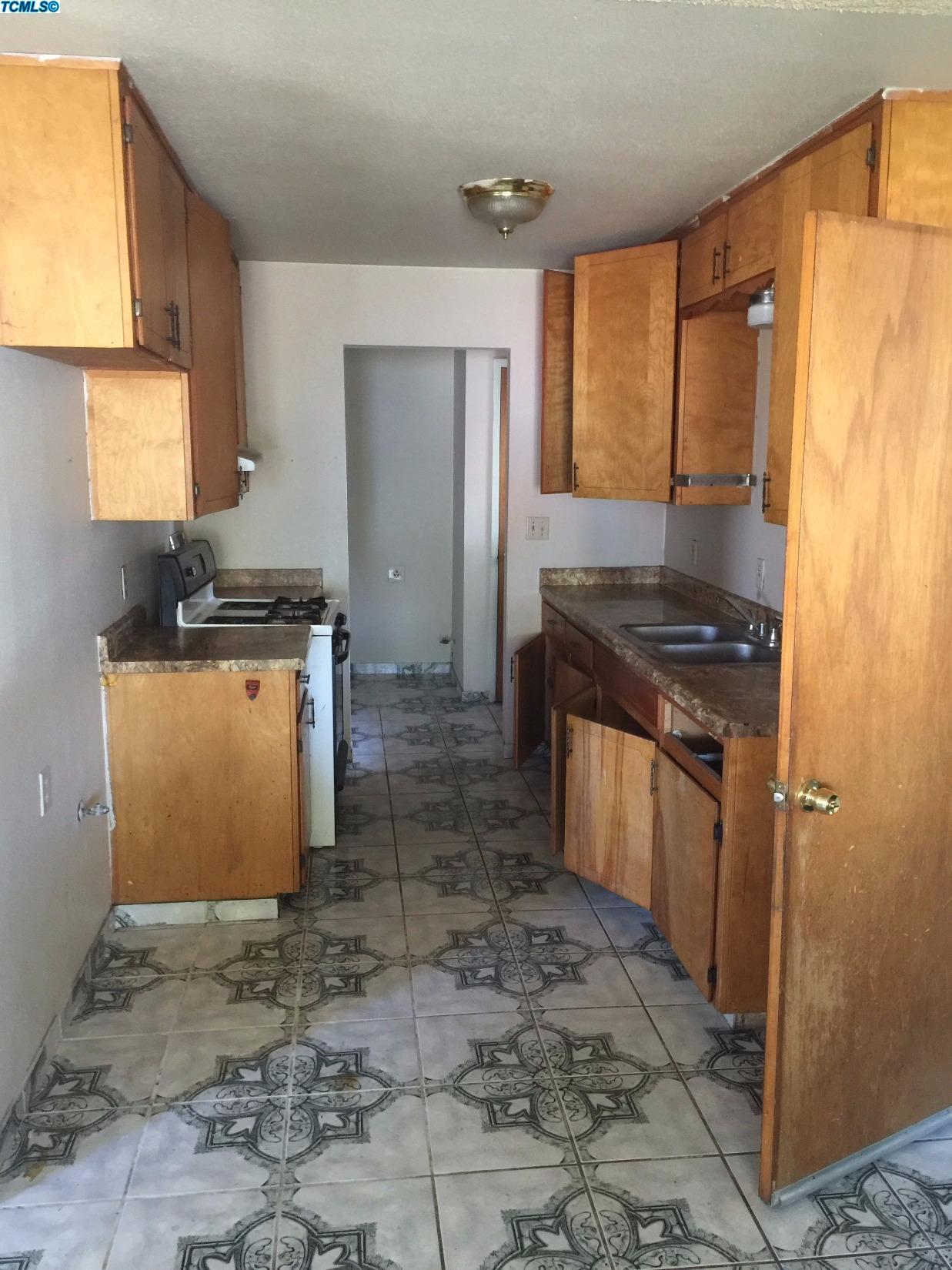 508 South Randy Street Porterville, CA 93257 - Photo 3 of 12 Additional Photo