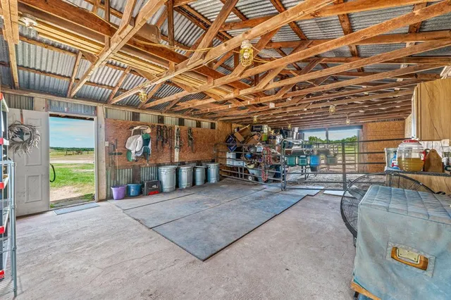 a house with swimming pool in front of it
