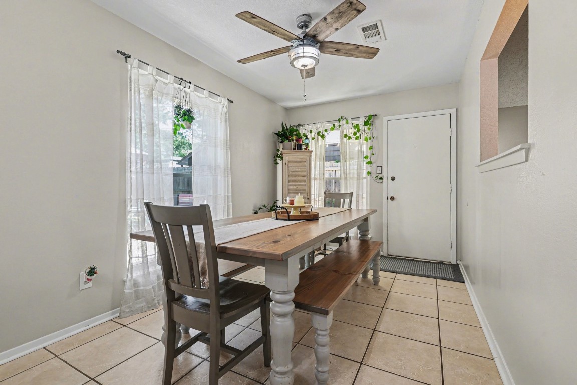 4306 Stallion Brook Lane Spring, TX 77388 - Photo 14 of 36 Informal dining open to living room & kitchen