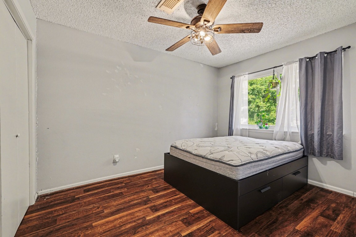 4306 Stallion Brook Lane Spring, TX 77388 - Photo 25 of 36 Secondary guest room on 2nd floor