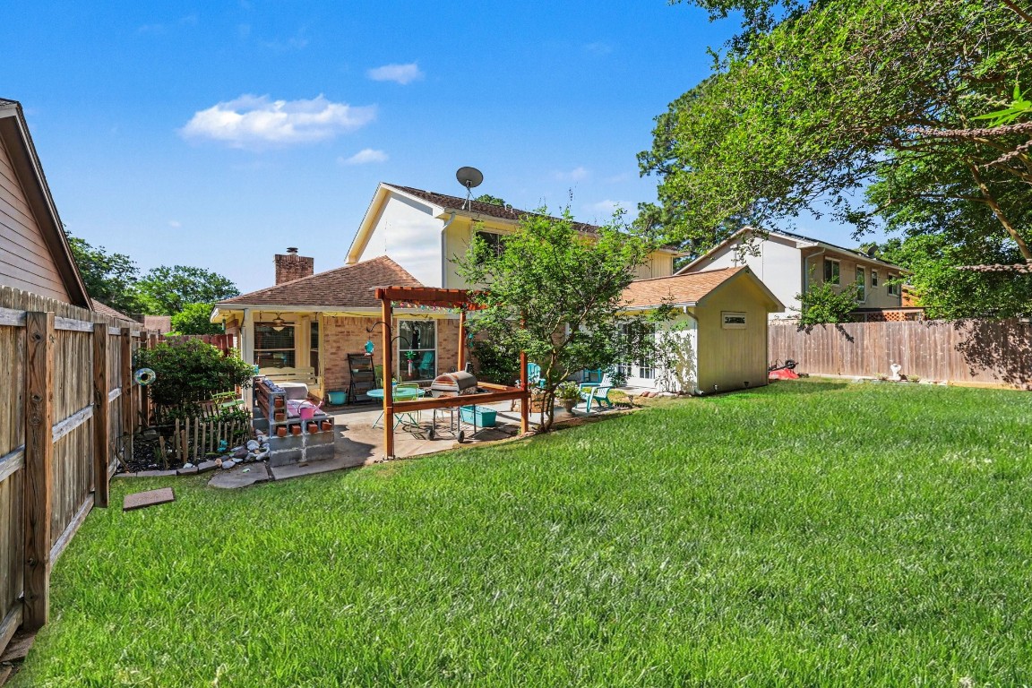 4306 Stallion Brook Lane Spring, TX 77388 - Photo 29 of 36 Large grass area