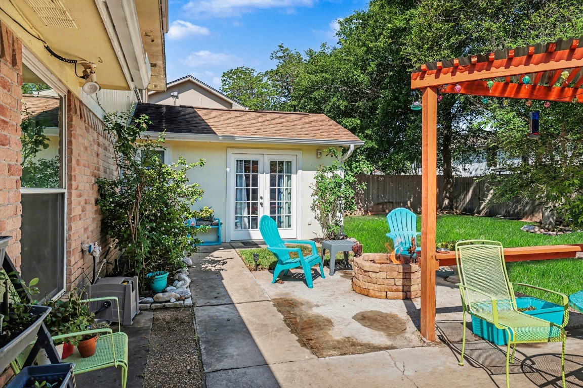 4306 Stallion Brook Lane Spring, TX 77388 - Photo 33 of 36 Back patio open to kitchen, informal dining, and living