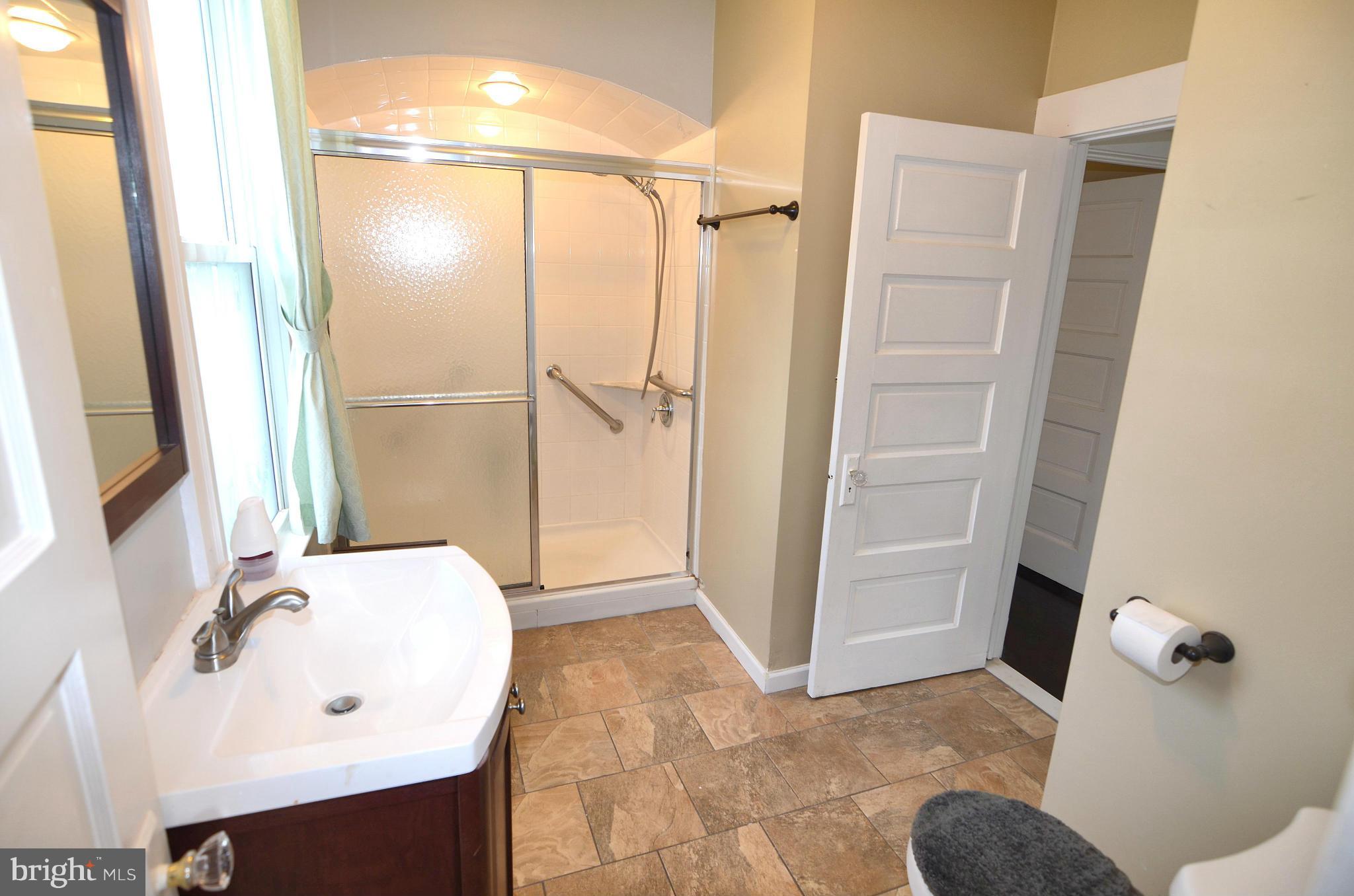 238 Meadow Road Pasadena, MD 21122 - Photo 20 of 30 Bath (Master)