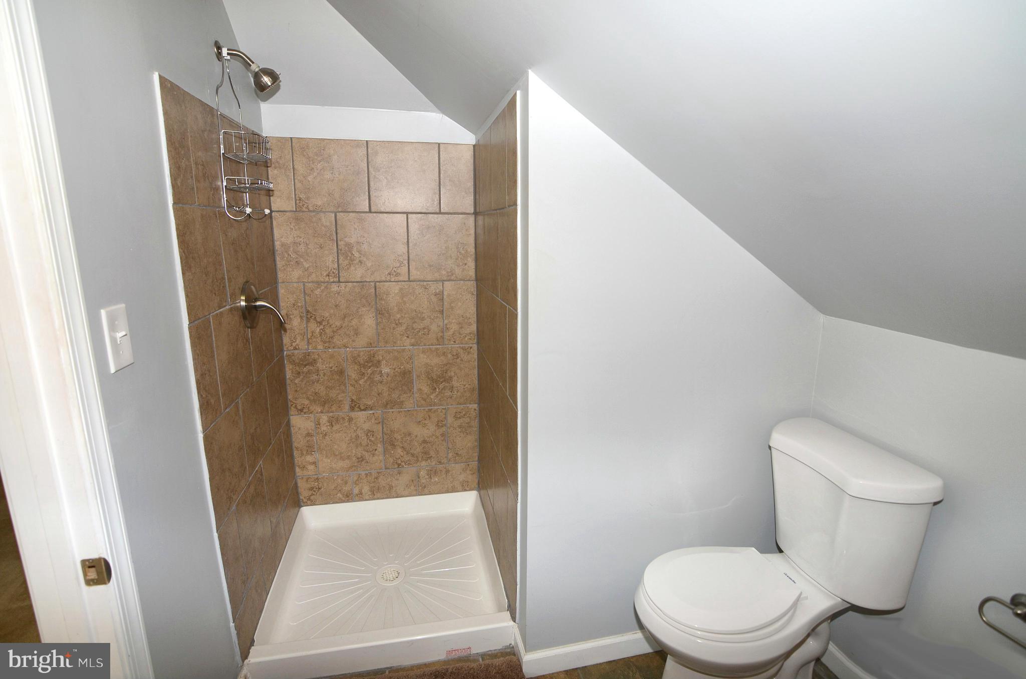 238 Meadow Road Pasadena, MD 21122 - Photo 24 of 30 Upper Level Full Bath