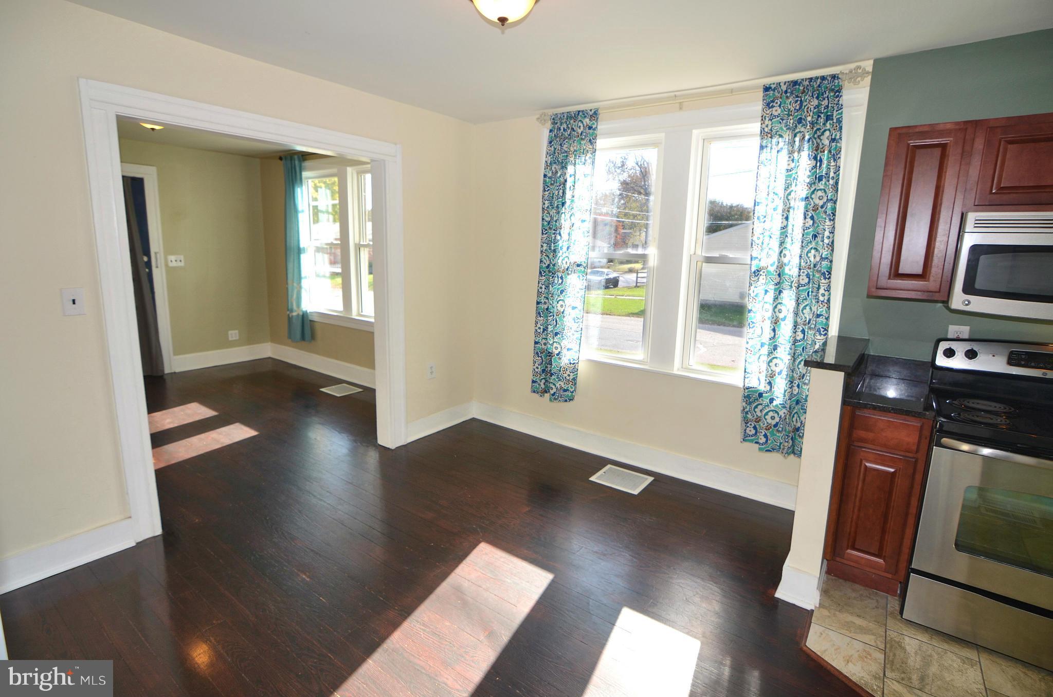 238 Meadow Road Pasadena, MD 21122 - Photo 9 of 30 Dining Room