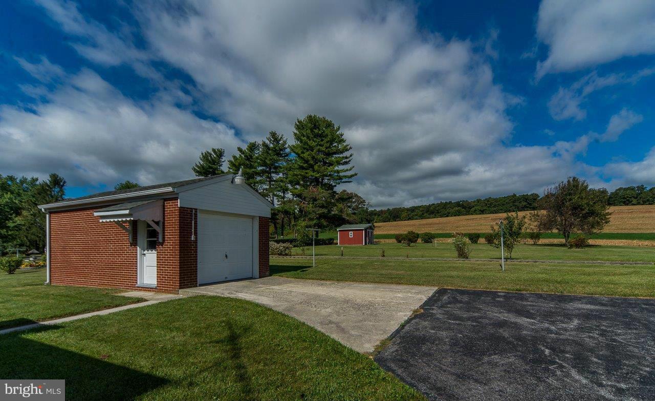 4554 Wentz Road Manchester, MD 21102 - Photo 4 of 20 Exterior (Rear)
