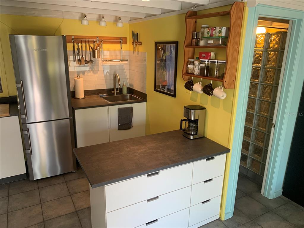 2525 Ashton Road Sarasota, FL 34231 - Photo 4 of 6