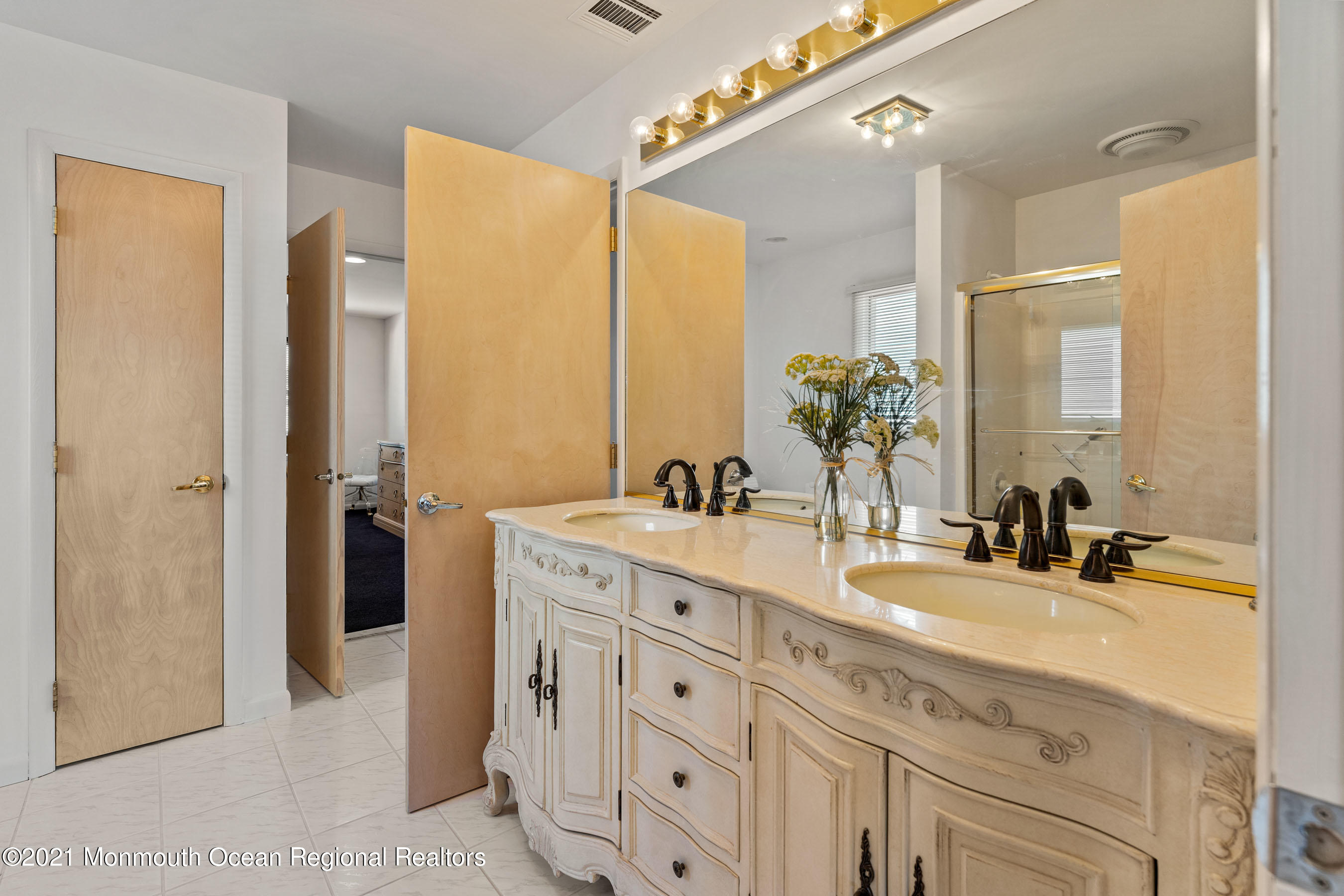58 Rochester Drive Brick, NJ 08723 - Photo 69 of 81 Lavatory3b