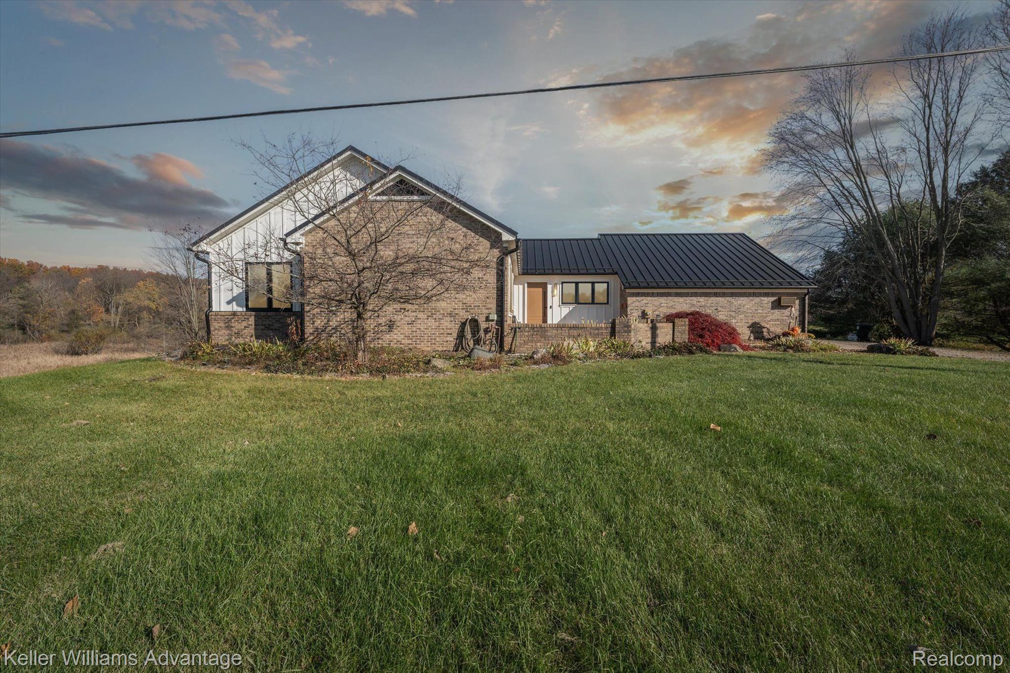 8299 Pinckney Road Pinckney, MI 48169 - Photo 2 of 45 Gallery Image 2