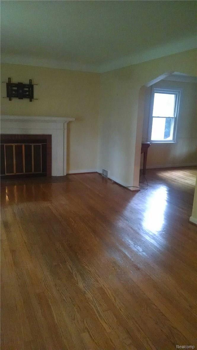 1754 Bournemouth Road Grosse Pointe, MI 48236 - Photo 7 of 25 IMG_20170713_174939158.jpg