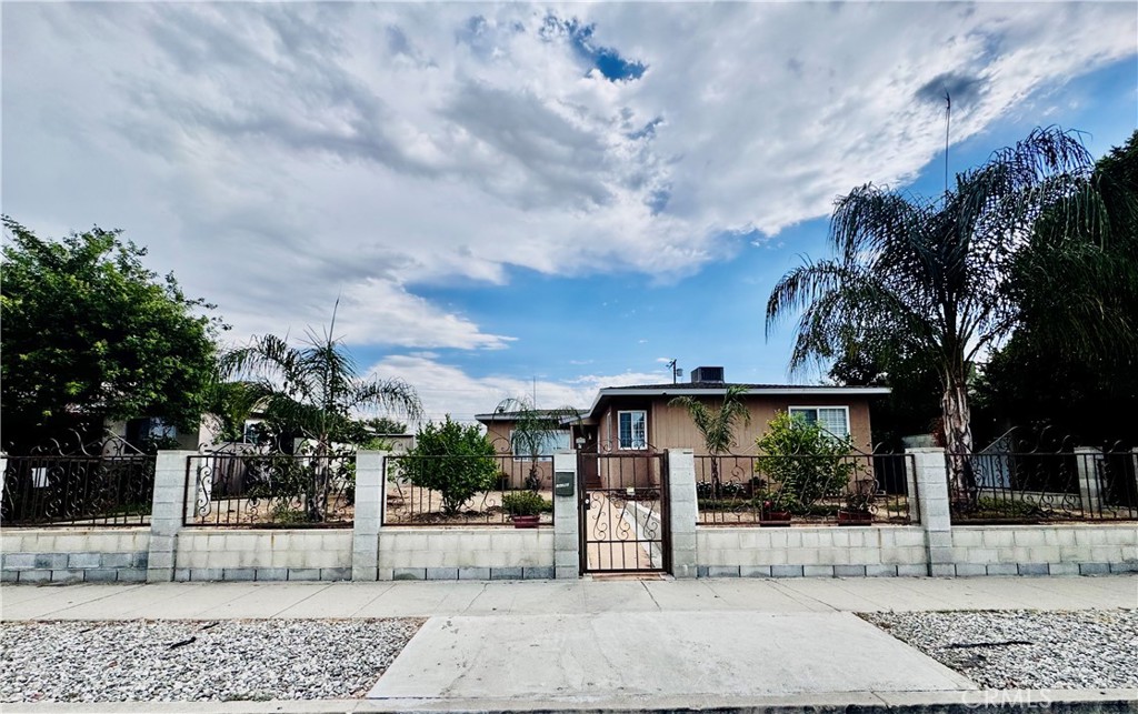 10152 Stanwin Avenue Arleta, CA 91331 - Photo 2 of 42 a view of a terrace
