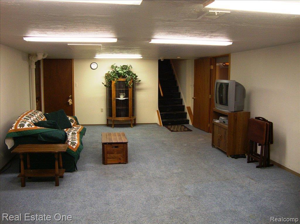 9771 Allen Road Allen Park, MI 48101 - Photo 17 of 22 BSMT REC ROOM