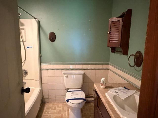 1656 Pulaski Mercer Road Mercer, PA 16137 - Photo 21 of 29 FULL BATH