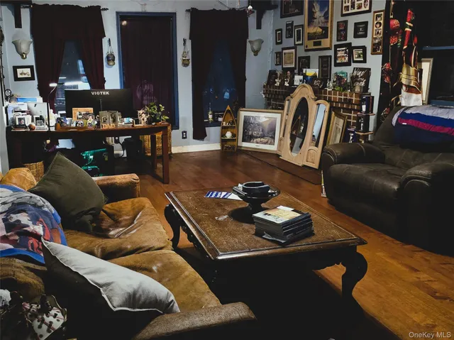 $1,799,990 | 59 Dyke Road, East Setauket, NY 11733