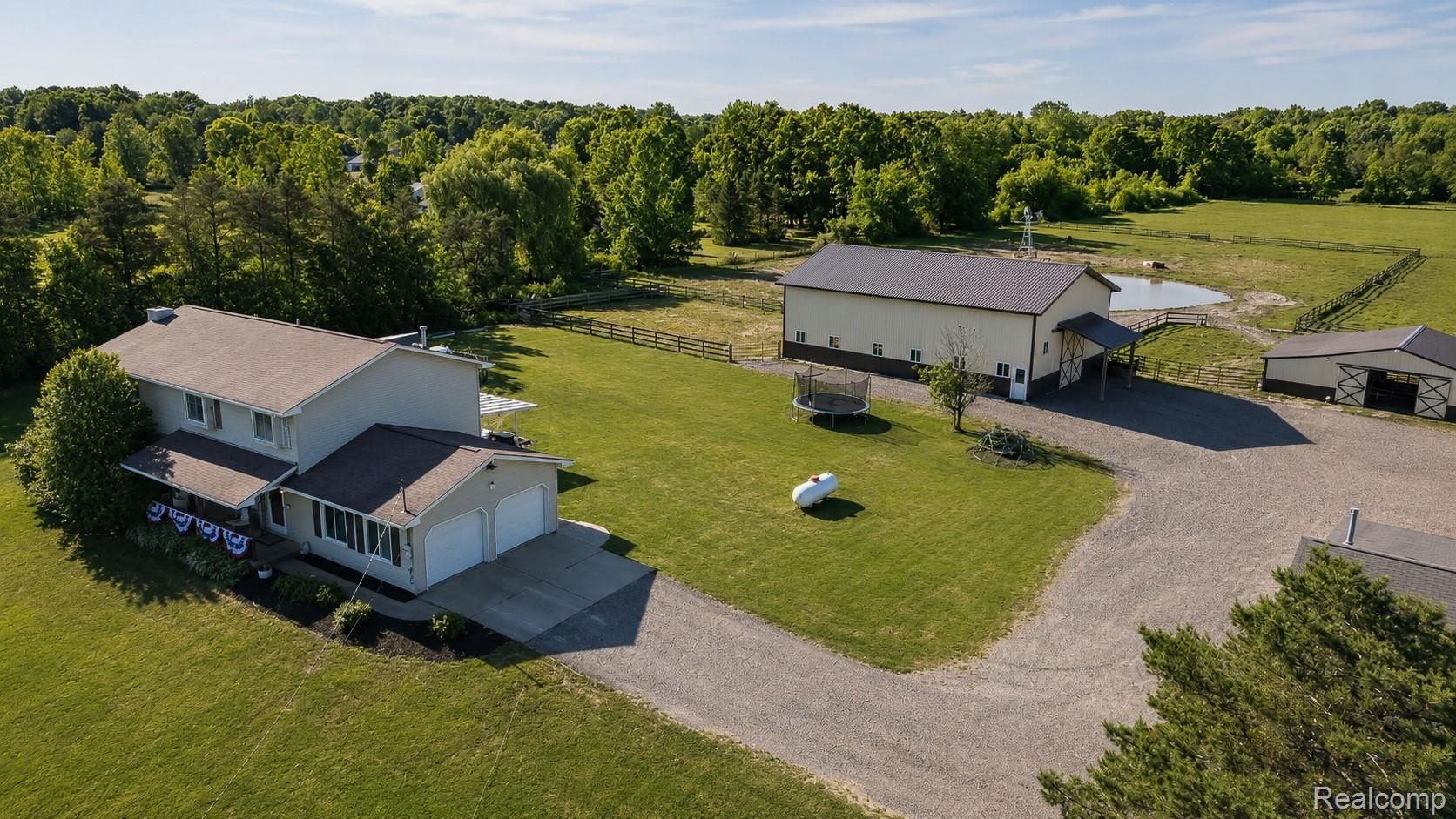 7753 Clyde Road Fenton, MI 48430 - Photo 31 of 36 06-06-26-40.jpg