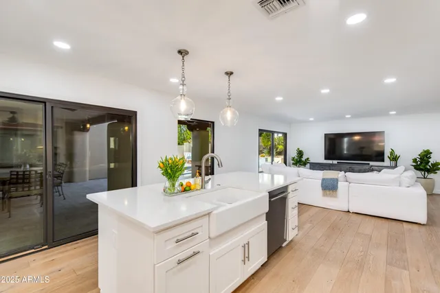 $1,975,000 | 3116 East Rose Lane, Phoenix, AZ 85016