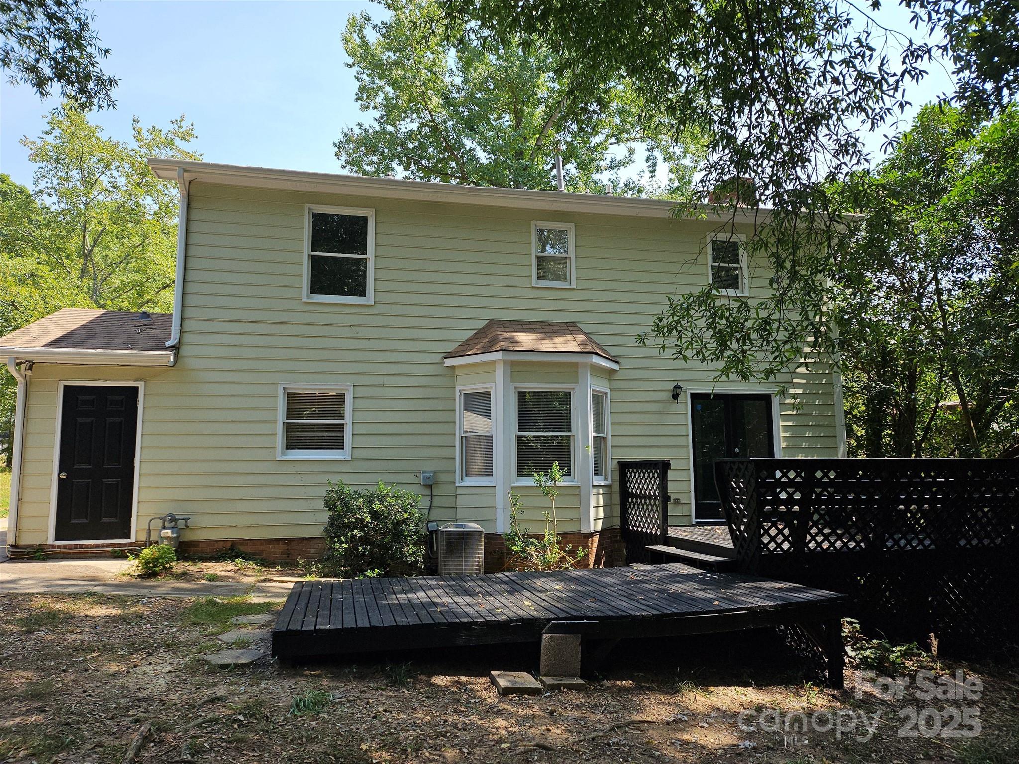 2819 Royal Ridge Lane Charlotte, NC 28212 - Photo 2 of 15 a view of a house with backyard and sitting area