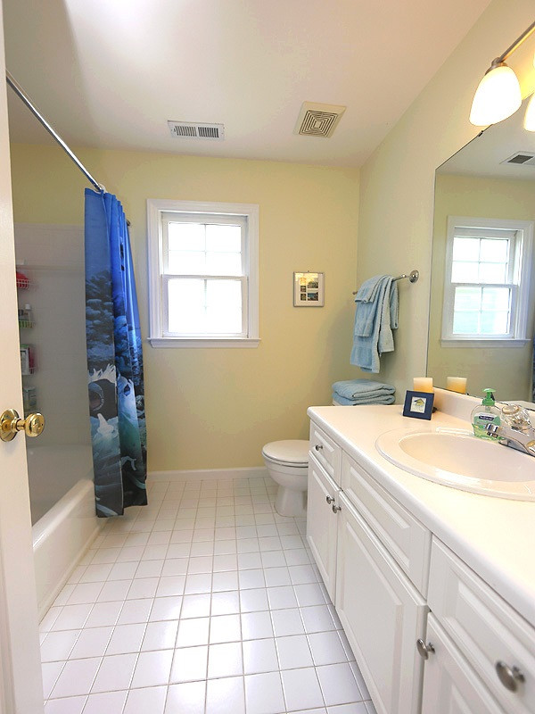 2608 Westmill Court Raleigh, NC 27613 - Photo 17 of 21 Hall bath