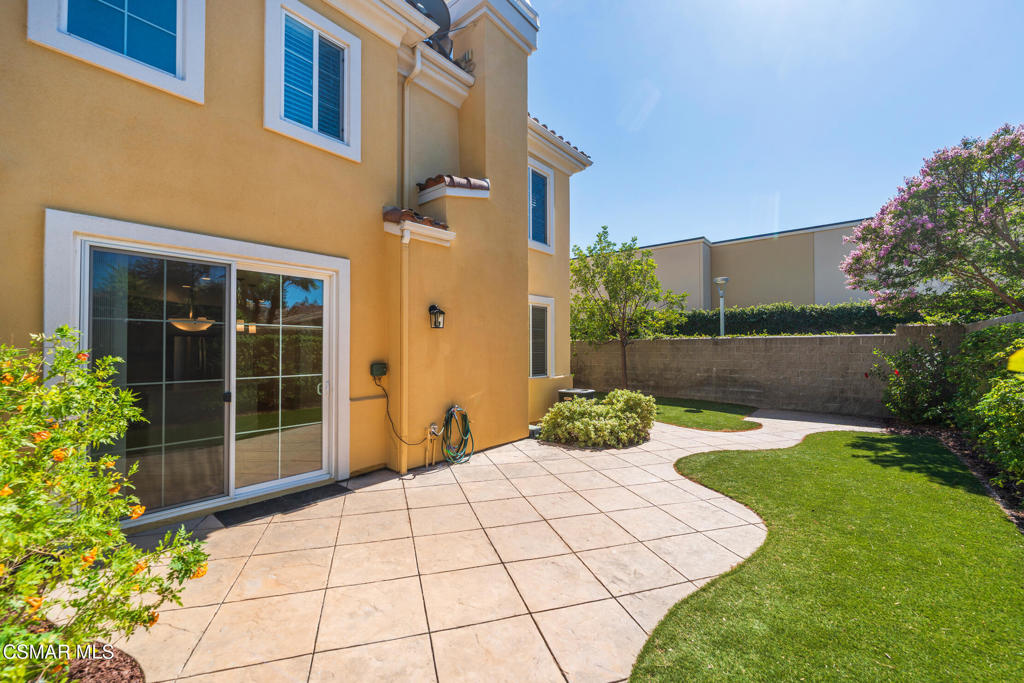 4117 Orontes Way, Unit B Simi Valley, CA 93063 - Photo 31 of 52