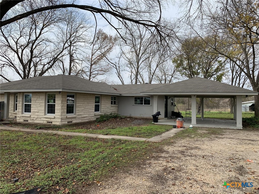 1902 State Highway 95 Little River-Academy, TX 76554 - Photo 6 of 20 a house that has a tree in front of it