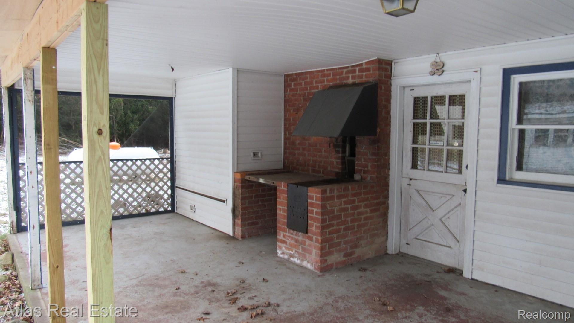 6050 Tripp Road Holly, MI 48442 - Photo 6 of 21 IMG_2062.JPG